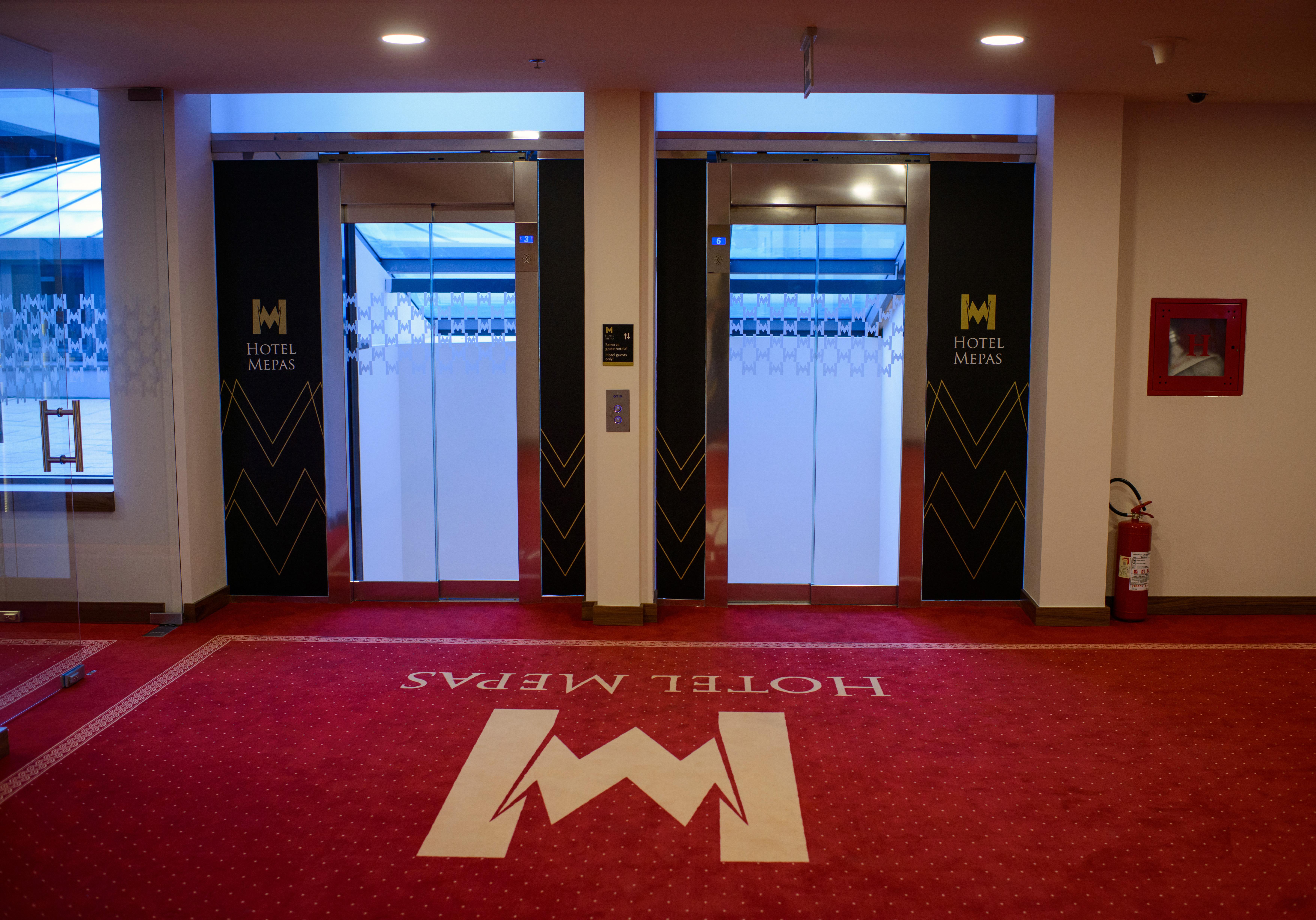 Hotel Mepas Mostar Exterior foto Elevators at Hotel M