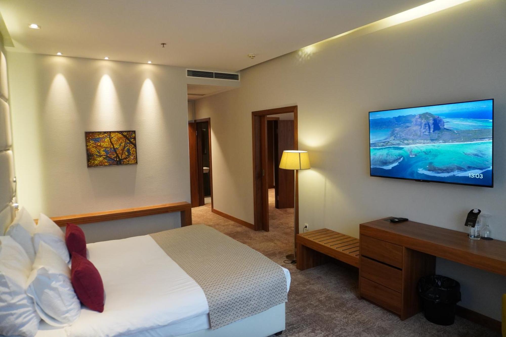 Hotel Mepas Mostar Exterior foto A room at the hotel